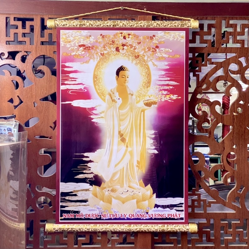 Tranh 40x60 Dược Sư Lưu Ly Quang Vương Phật (đỏ)｜Chuyên in hình cán màn bóng đủ mẫu Quan Âm, Phật Di Lặc, Tam Thế Phật