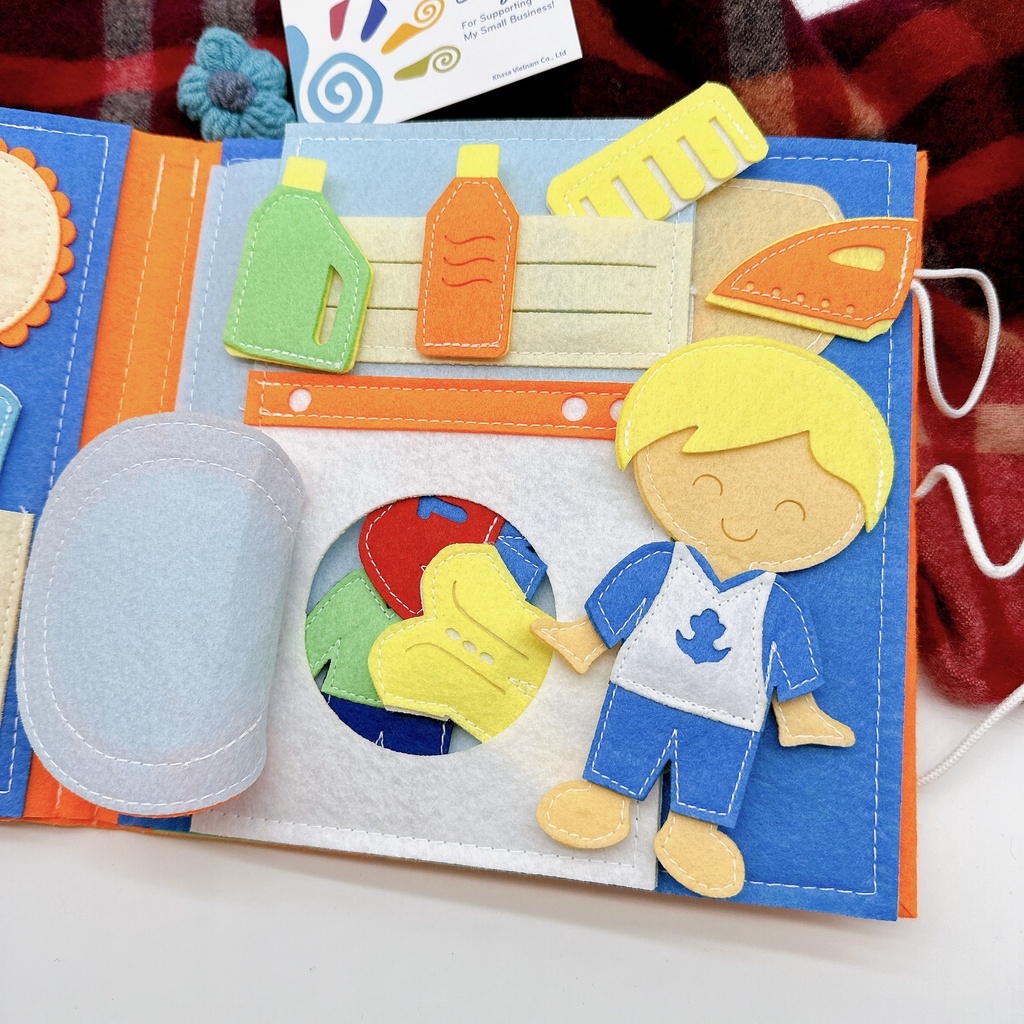 Sách Vải Một Ngày Của Bé - Phiên Bản Bé Trai - Búp bê thay quần áo - Quà Tặng Đồ Chơi Cho Bé