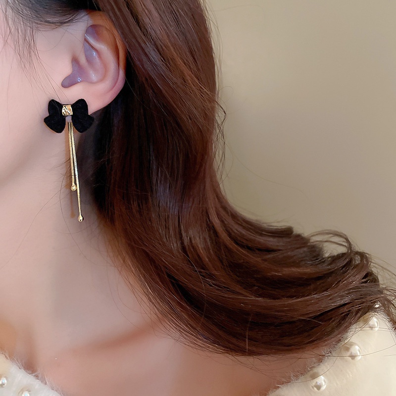 Bông Tai Đính Nơ Nhung Đen Phong Cách Vintage Thanh Lịch