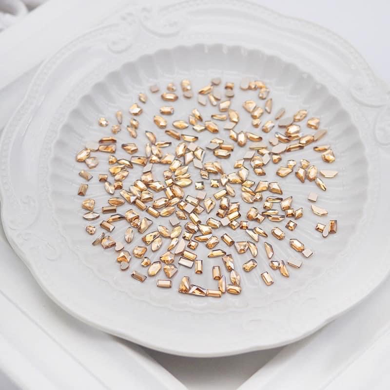 KHOẢNG 100V ĐÁ HÌNH CHÂN BẰNG SIZE BÉ k9 LOẠI ĐẸP SÁNG MỊN.