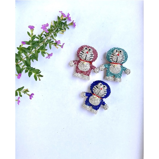 Charm Doraemon gắn dép Havainas