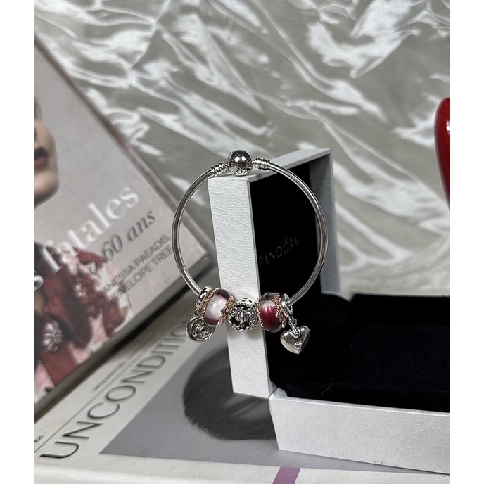 Lắc tay cứng Pandora kèm 5charm