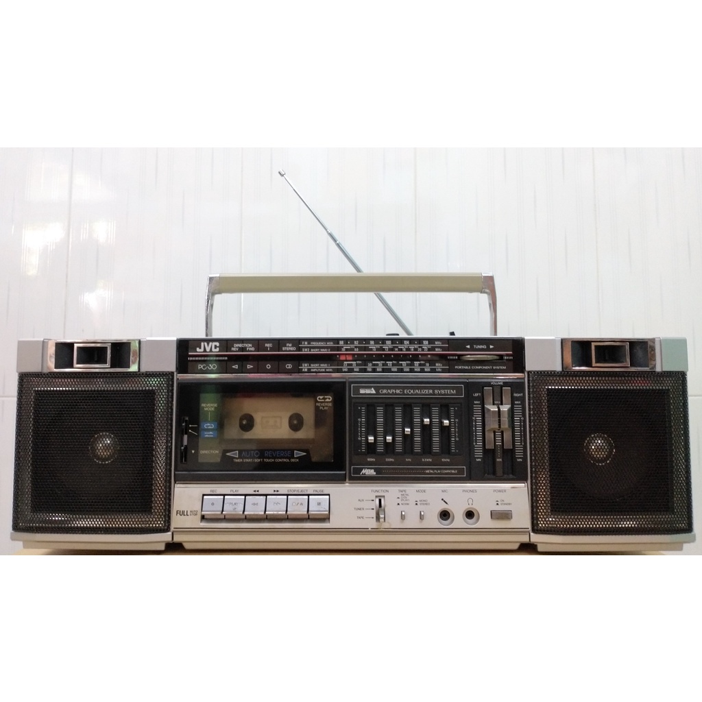 Radio cassette JVC PC-30U đồ cũ có đường line nghe hay ok 100% ( màu xám trắng )