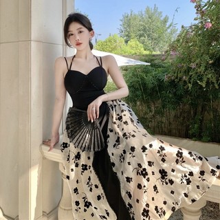 Đầm hai dây họa tiết hoa xinh xắn thời trang