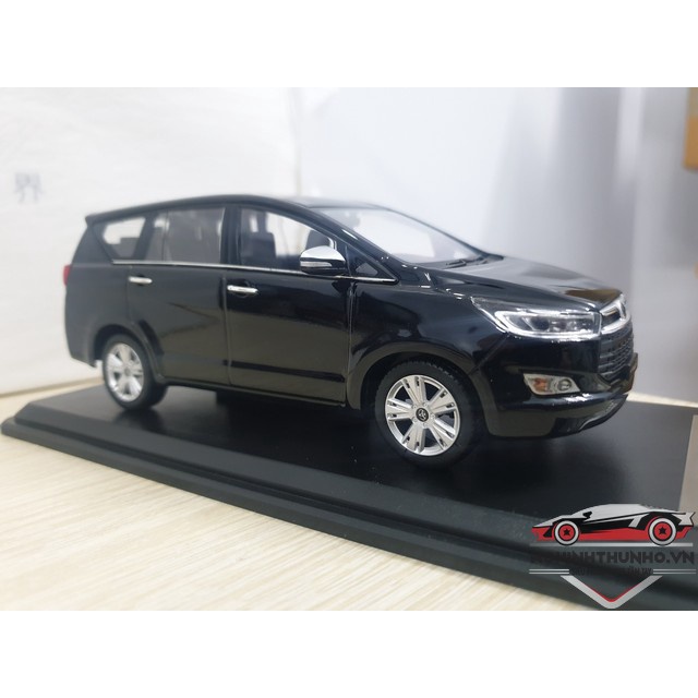 Xe mô hình Toyota Innova, tỉ lệ 1:32, Dealer