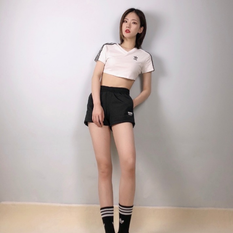 Áo Thun Adidas 100% Chính Hãng Cổ Chữ V Ngắn Tay Hoa Văn Kẻ Sọc Dành Cho Nữ