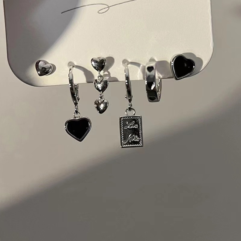 Bông Tai Hình Trái Tim Đính Đá Đen Thời Trang Cho Nữ