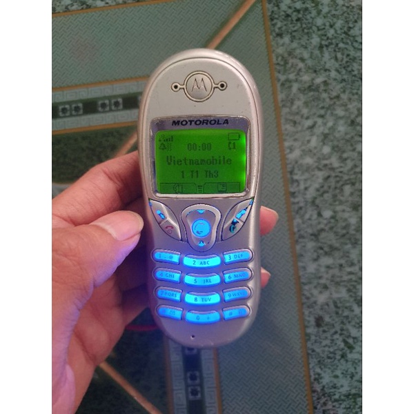 Điện thoại Motorola C300 cổ độc lạ màn hình nháy đèn màu