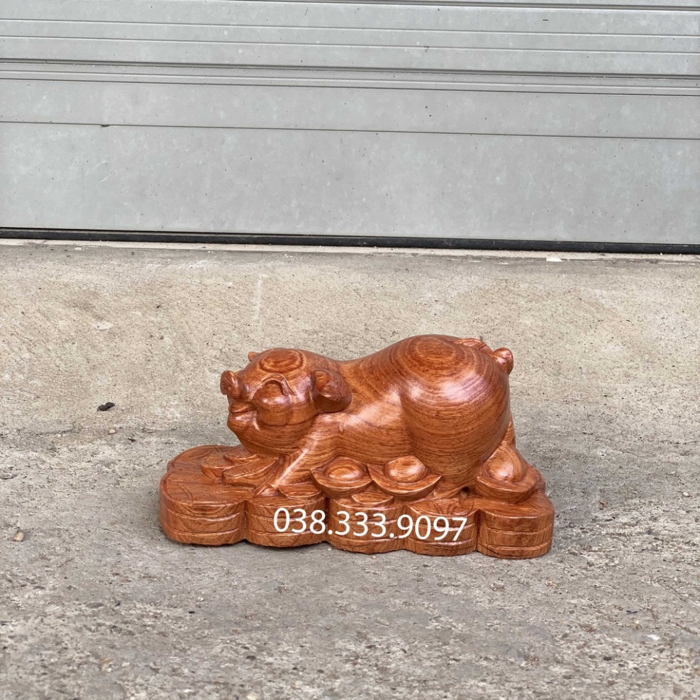 Tượng linh vật con heo tuổi hợi rộng 15cm và 20cm được làm bằng gỗ hương nguyên khối