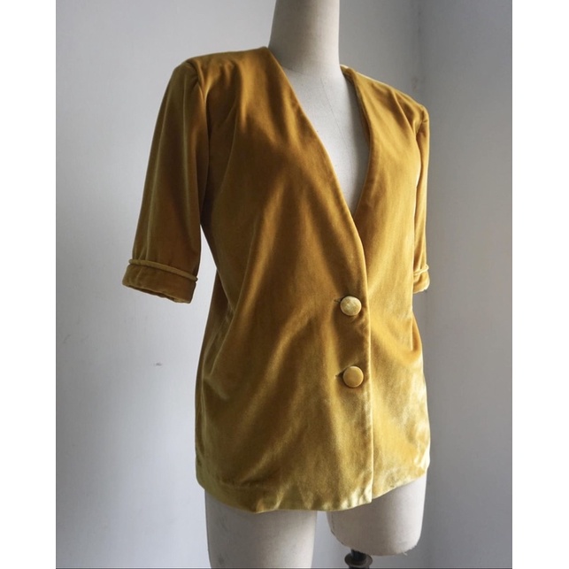 Áo khoác nhung vàng tay ngắn