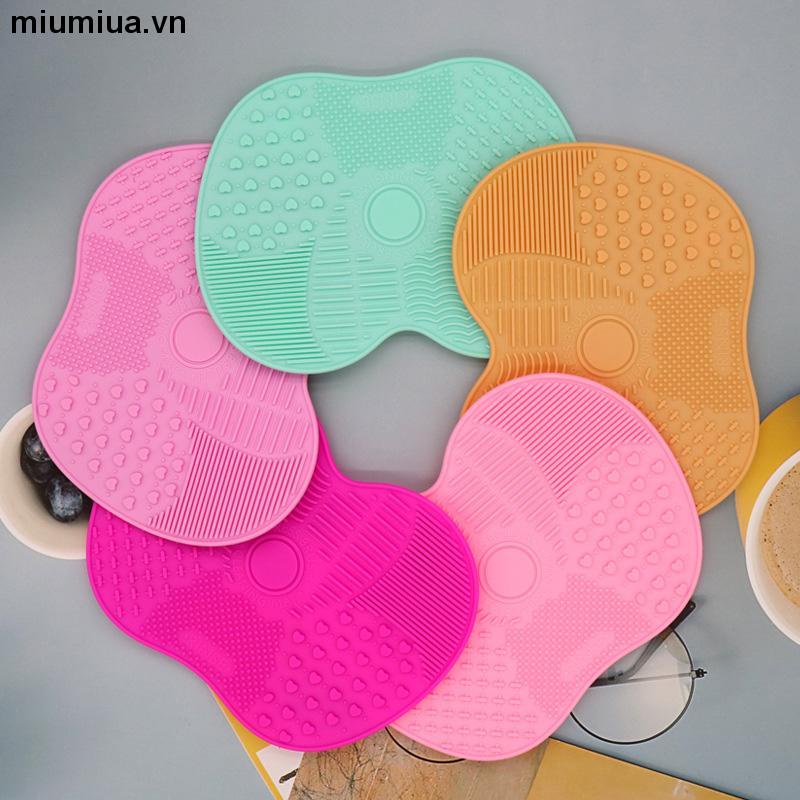 miumiuaMiếng silicon vệ sinh cọ trang điểm tiện dụng