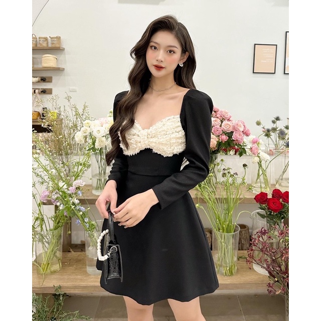 Đầm tay dài phối nơ ren ngực
