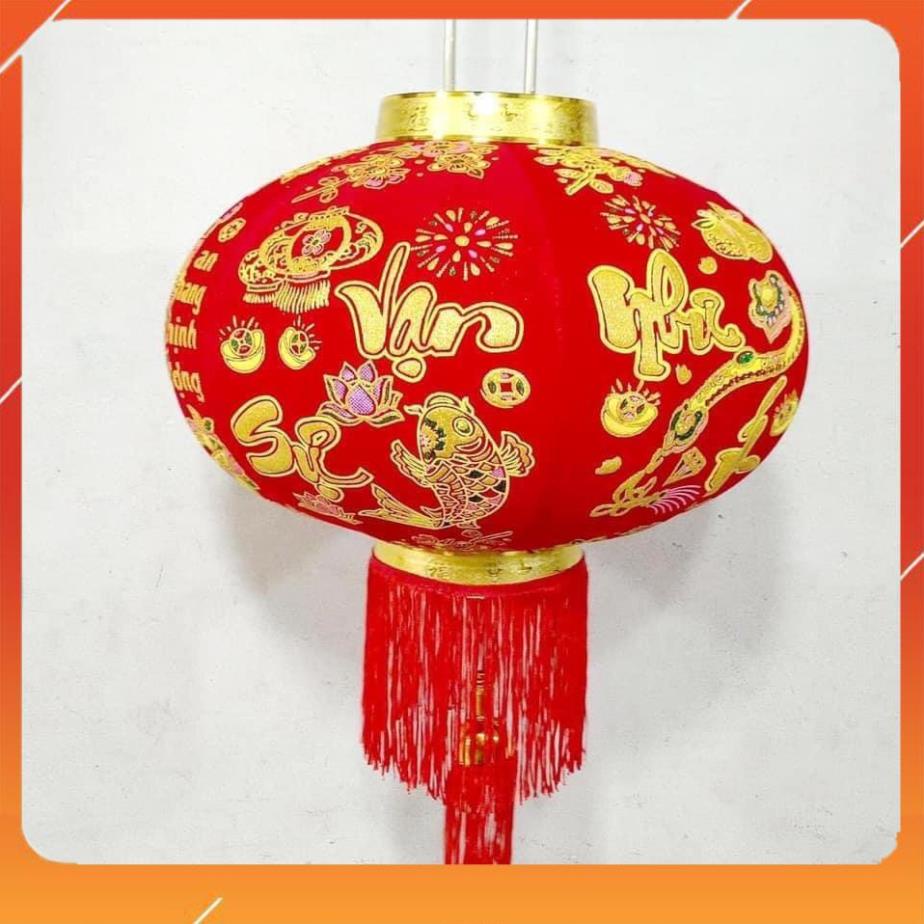 Đèn lồng nhung đỏ treo tết