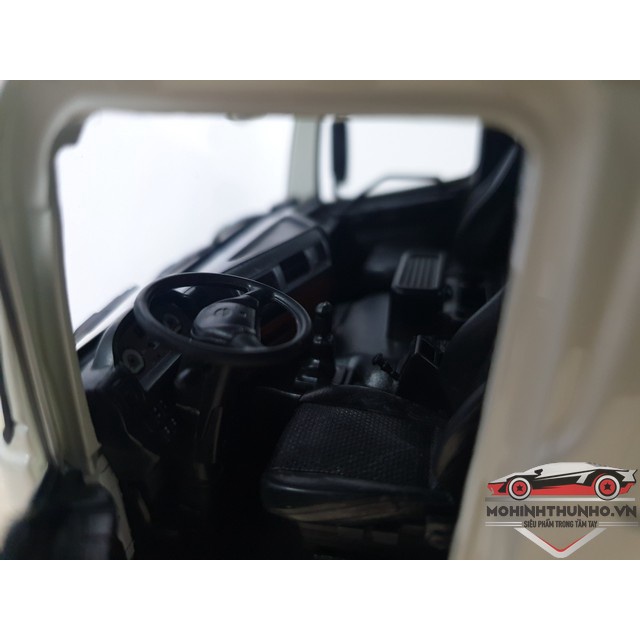 Xe mô hình tĩnh đầu kéo Hino H700, tỉ lệ 1:24