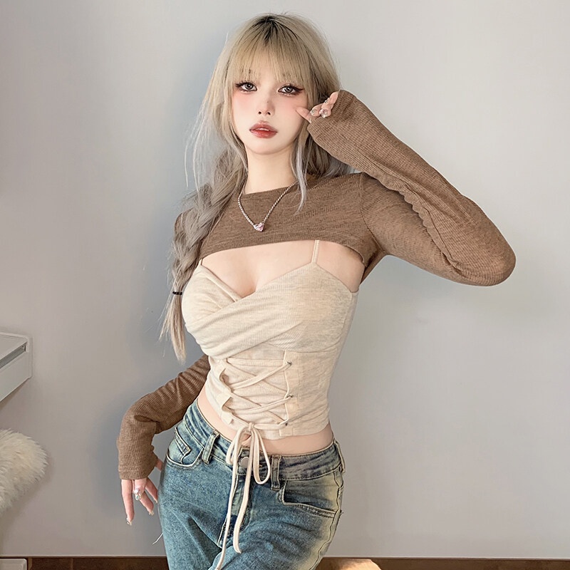 Bộ áo Weird Puss tay dài cổ tròn phối áo hai dây thời trang cá tính dành cho nữ