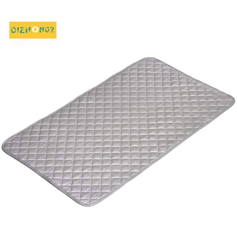 Tấm Lót Bàn Ủi Quần Áo Dày Dặn Chịu Nhiệt Độ Cao Chống Trượt Kích Thước 48X85cm