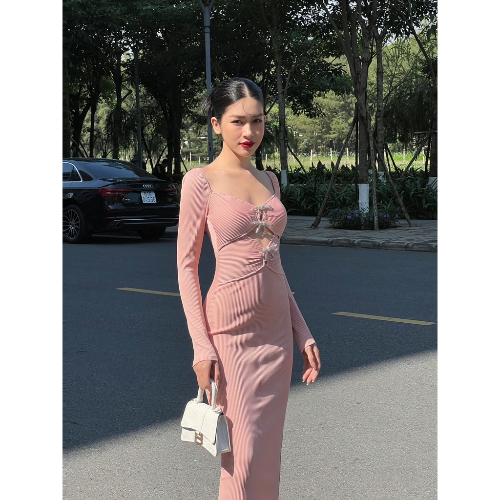 COLUS - Đầm body hồng tay dài tặng kèm nơ bling bling đính ngực