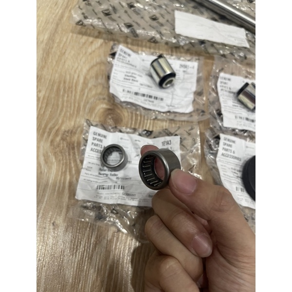 Bạc đạn rế cốt treo máy lớn cho Vespa Sprint/Primavera zin chính hãng