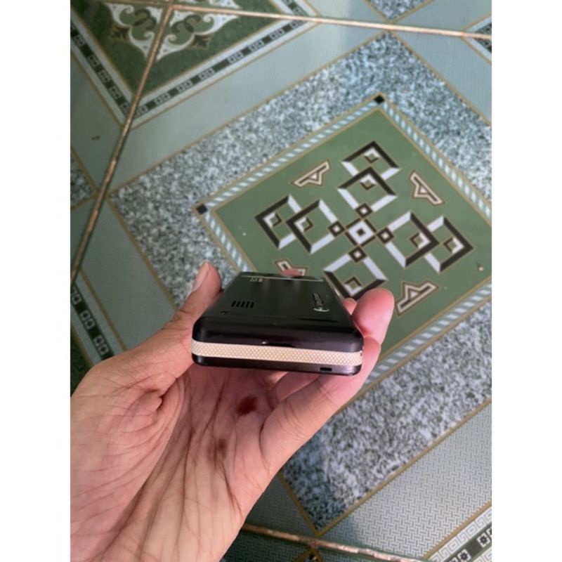 Điện thoại Sony Ericsson G900 cảm ứng nguyên zin bị mật khẩu màn hình