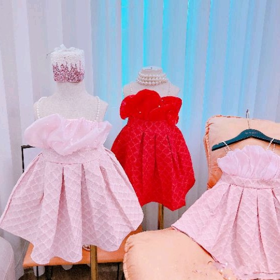 Váy 2 dây ren tơ xếp lớp bồng nguc phối xốp vân nổi sang chảnh điệu đà bé gái