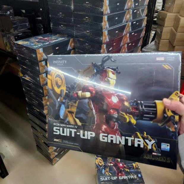 Mô hình ZD Toys Iron Man Mark 4 Suit-up Grantry scale 1:10