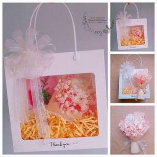 Set túi đựng quà tặng yêu thương gồm túi + bó hoa mini + thiệp handmade + nơ vải tú cầu + giấy rơm