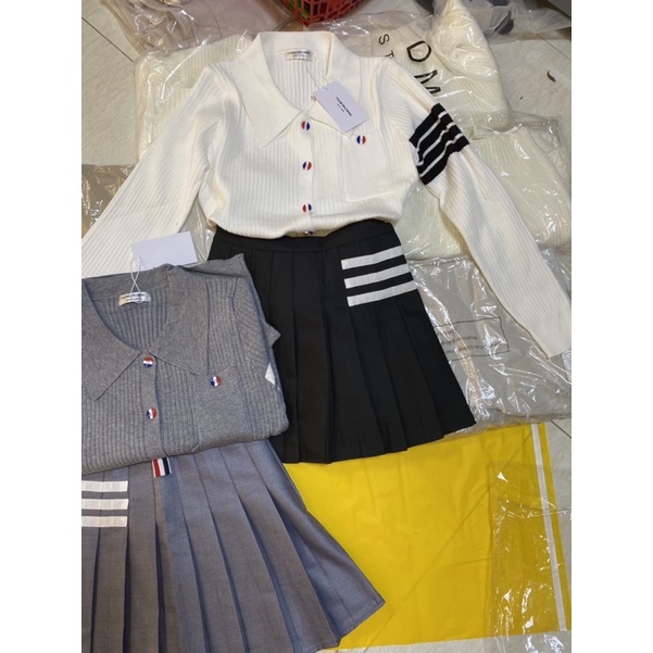 Áo thombrowne + chân váy