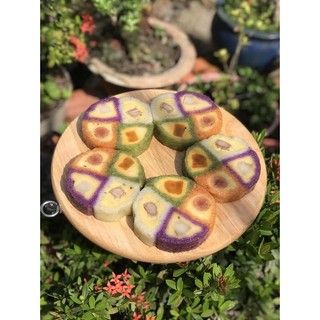 Bánh Tét Tứ Quý 4 Nhân ( 1.7-1.8kg, Màu Ngẫu Nhiên )
