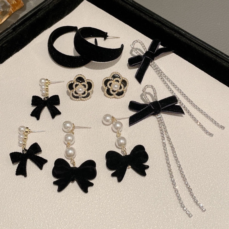 Bông Tai Đính Nơ Nhung Đen Phong Cách Vintage Thanh Lịch