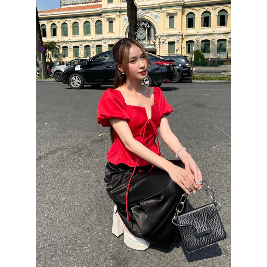 Áo kiểu top ngắn tafta thắt dây sau cổ lai nhún thời trang GAGO màu đỏ và đen GA4247/GA4246