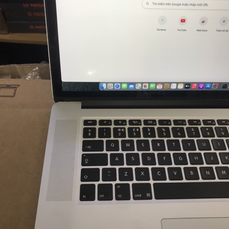 Máy tính Macbook Retina 15 inch, CPU Core i7, SSD 256GB, Ram 16GB | BigBuy360 - bigbuy360.vn