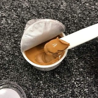 ￼Kem 𝐏𝐞𝐫𝐟𝐞𝐜𝐭 𝐏𝐞𝐞𝐥𝐢𝐧𝐠 𝐀𝐧𝐭𝐢-𝐀𝐠𝐢𝐧𝐠 𝐒𝐭𝐫𝐨𝐧𝐠 𝐌𝐚𝐬𝐤 30 ml