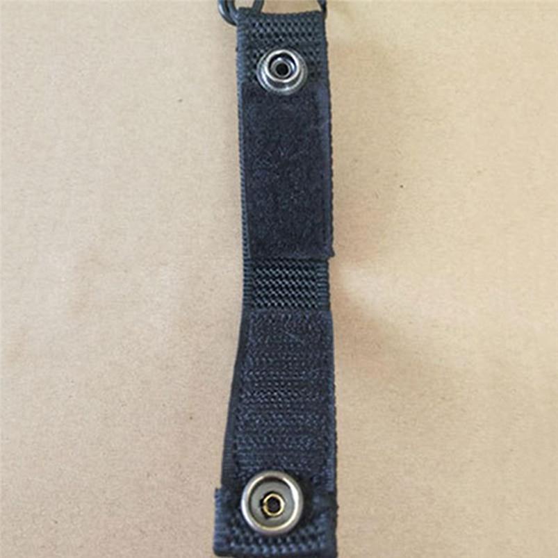 Móc Khóa Dây Lò Xo Gắn Đèn Pin An Toàn Màu Đen