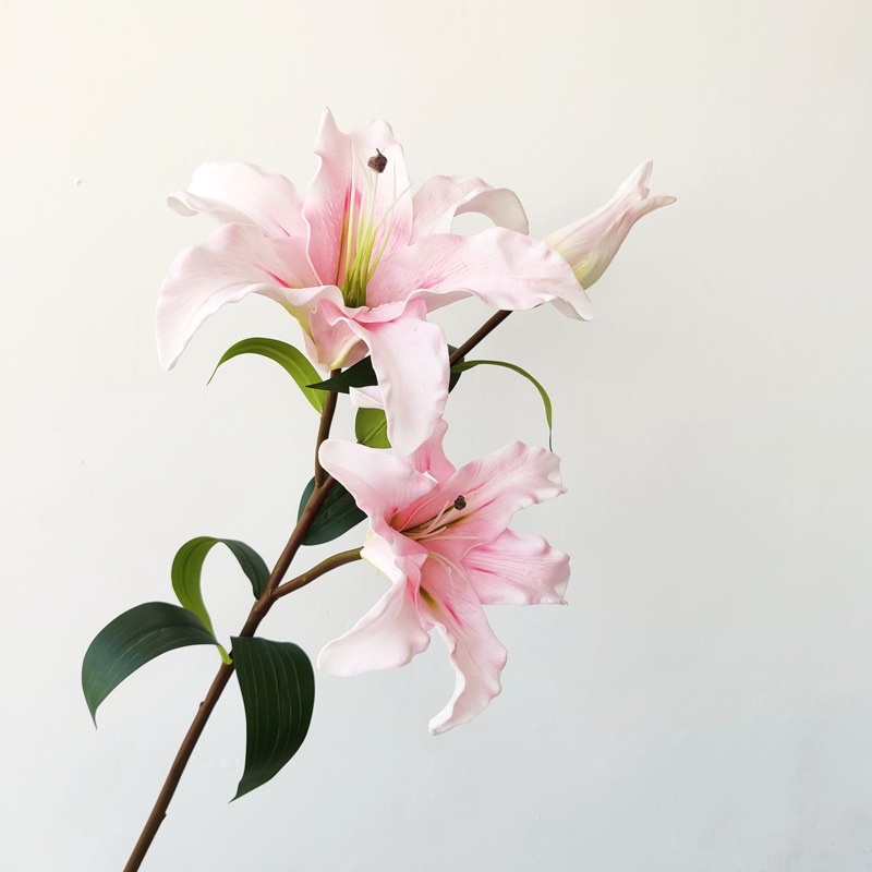 Hoa ly giả 2 bông 1 nụ trang trí nhà cửa,decor phòng, trang trí chụp ảnh