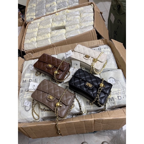 Túi đeo chéo nữ trần trám dây xích Hana Kimi