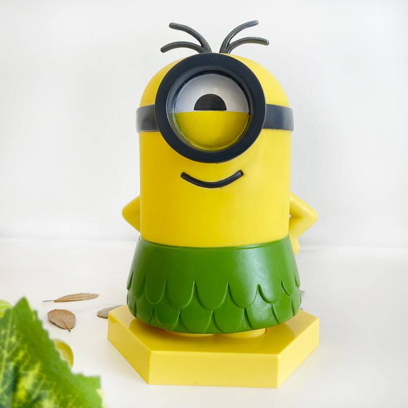 Ống Heo Tiết Kiệm Hình Minions Mặc Váy Cỏ / Minions / Cướp Biển / Nhân Vật Phim Hoạt Hình Despicable Me 2