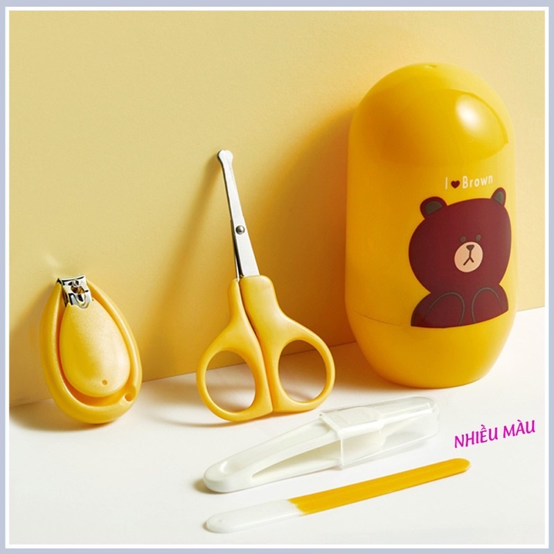 Bấm Móng Tay Cho Bé