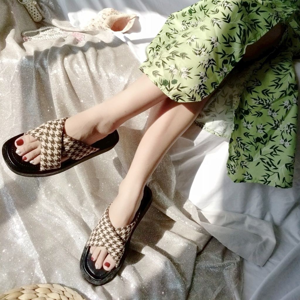 Dép bánh mì nữ quai chéo sọc,loại dép bánh mỳ xỏ ngón đế cao 2cm thời trang hình chụp thật-BM chéo sọc
