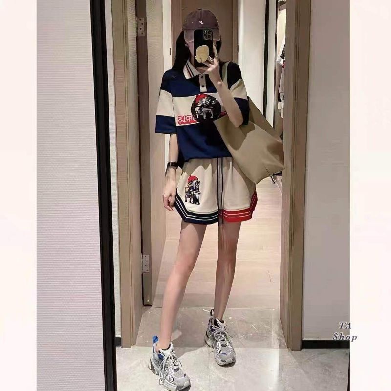 Sét bộ len cô gái ngồi bàn hàng QC