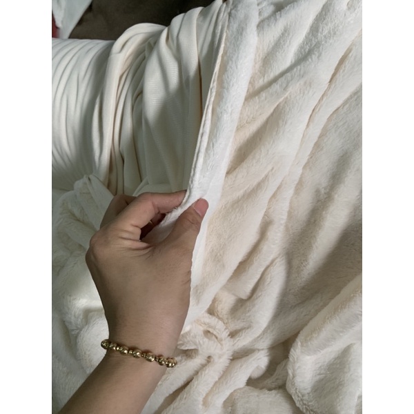 THẢM LÔNG TRẮNG NGẮN MỊN - THẢM LÔNG TRẢI TỦ ĐIỆN THOẠI