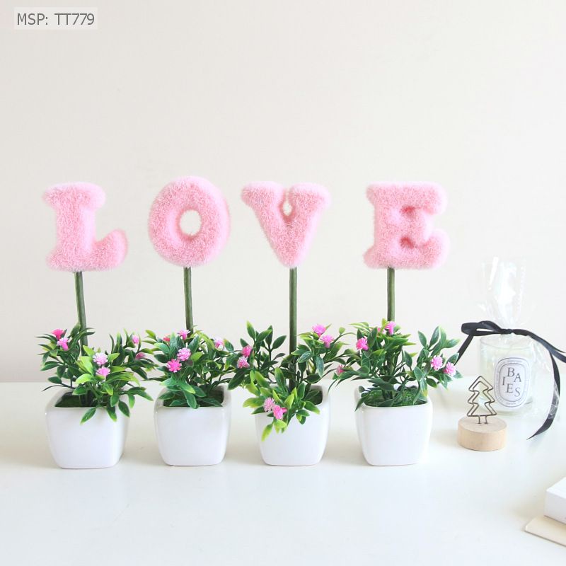 Chậu cây chữ LOVE rời số 1