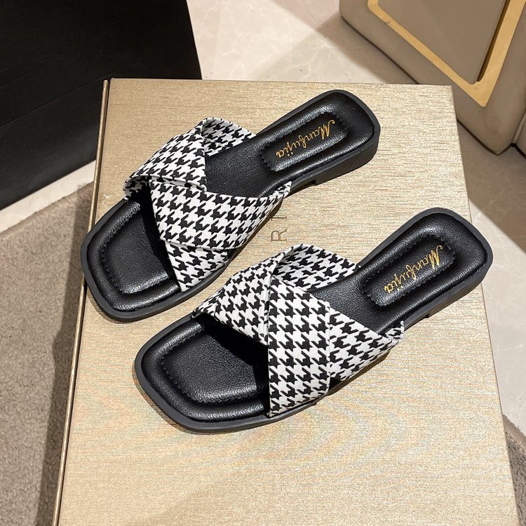 Giày Sandal Đế Bệt Thời Trang Nữ Sành Điệu