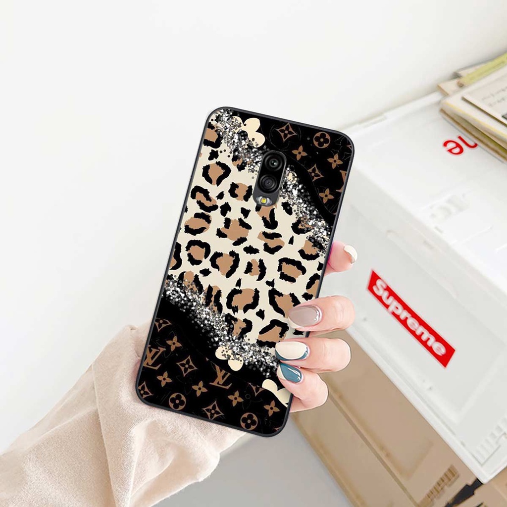 Ốp lưng Samsung J7 Plus / J7+ hình họa tiết thương hiệu thời trang, chất lượng rẻ bền đẹp