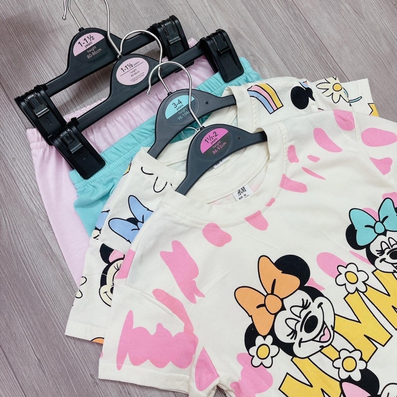 Set 2 bộ Mickey mini màu xanh và Hồng cho bé