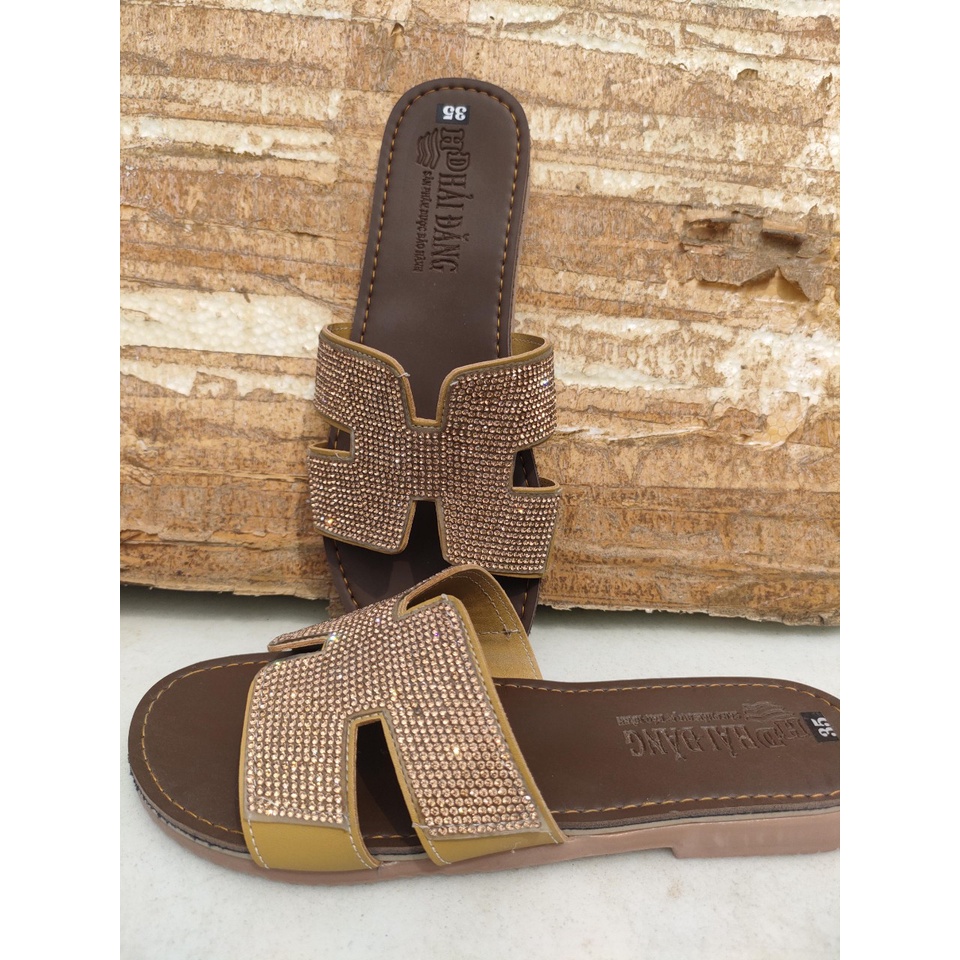 Dép nữ bản ngang chữ H đính đá siêu đẹp, siêu bền và siêu dễ thương dành cho phái nữ mẫu mới 2023