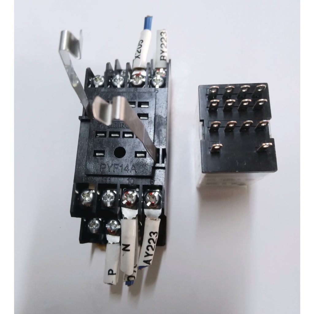 Rơ le  24V  OMRON hàng Nhật bản tháo máy