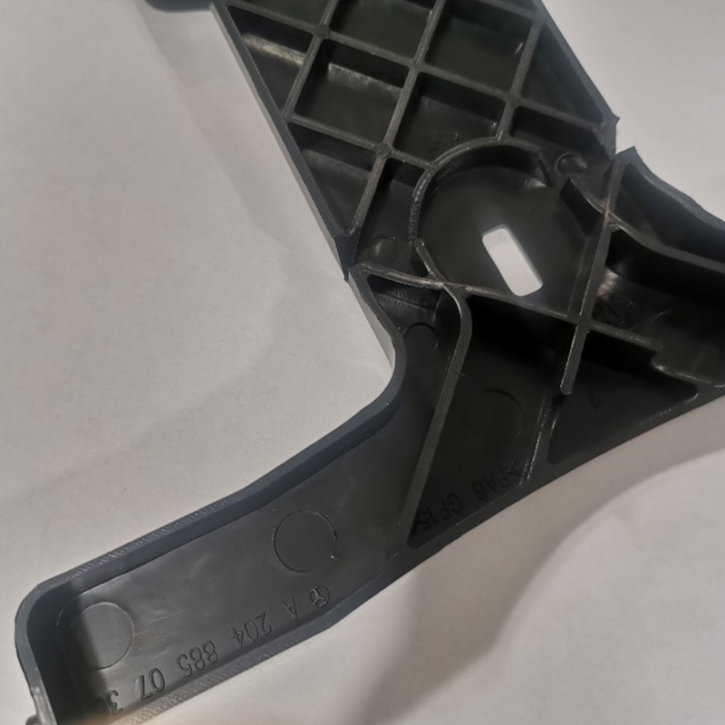 Hỗ trợ giá đỡ lưới tản nhiệt cản trước 2048850736 Phù hợp với Mercedes Benz W204 C250 C350 2008-2014