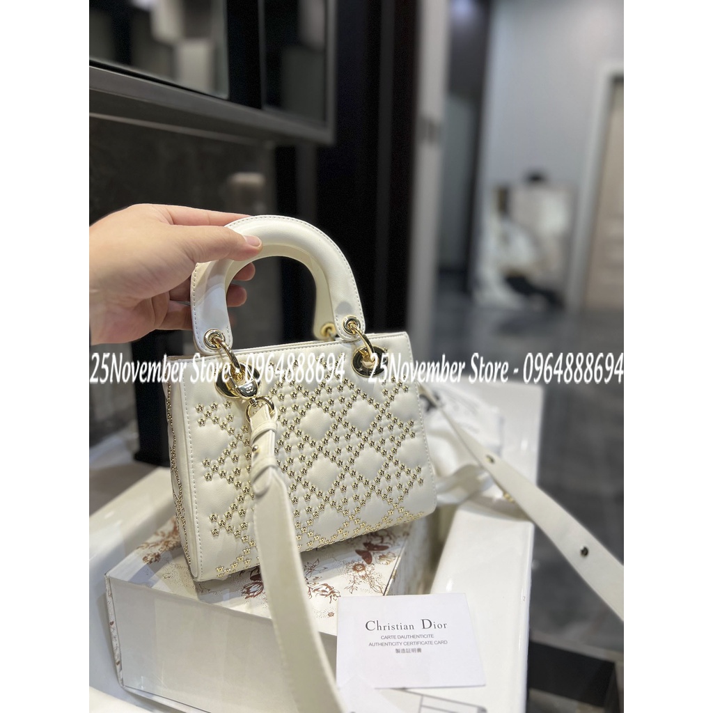 Túi xách Di.or la.dy lucky đính cham sao, size 17cmm, mùa: đen - trắng