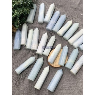 Trụ đá màu xanh Calcite