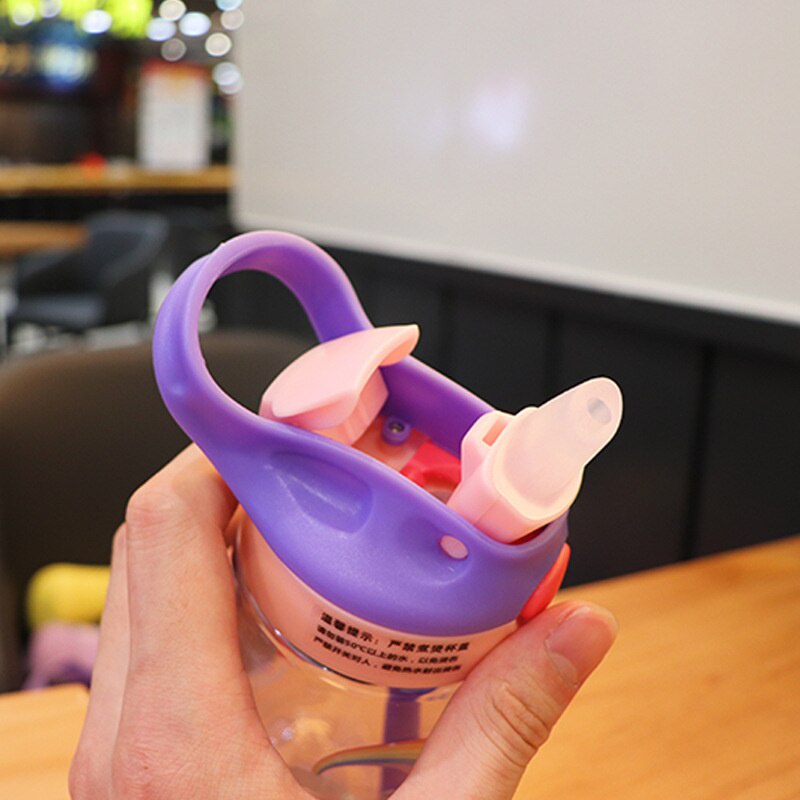 Bình Nước có ống hút bình nước cho bé bình nước lock and lock bình nước nhựa 480ml Bằng Nhựa Chống Rò Rỉ Có Tay Cầm Và Nắp Đậy Dễ Thương